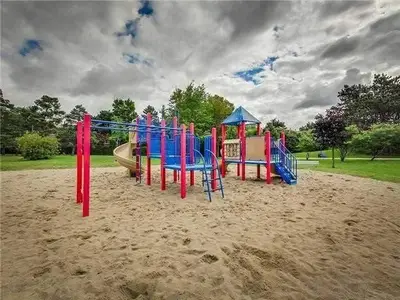 2301 Derry Road 909, Mississauga, ON L5N 2R4