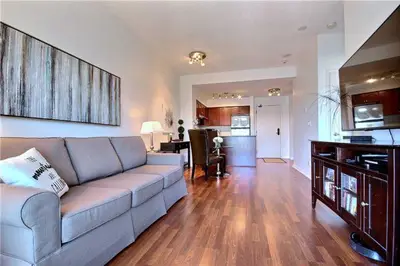 220 Forum Drive 911, Mississauga, ON L4Z 4K1