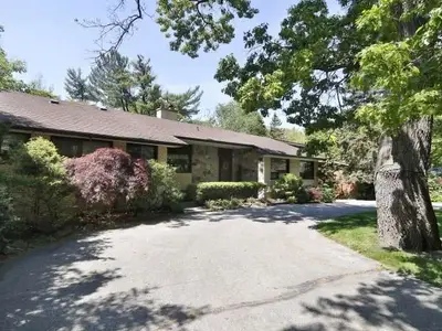 1568 Douglas Drive, Mississauga, ON L5G 2W8