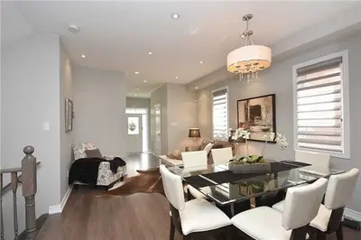3241 Stoney Crescent, Mississauga, ON L5M 0V4