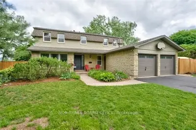 1698 Larchwood Green, Burlington, On L7p 2x7