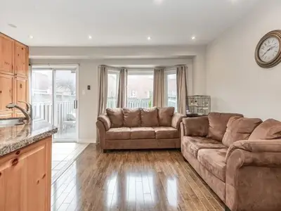 6909 Bansbridge Crescent, Mississauga, ON L5N 6T1