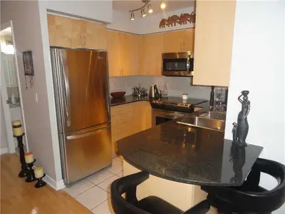 4080 LIVING ARTS Drive 703, Mississauga, ON L5B 4N3