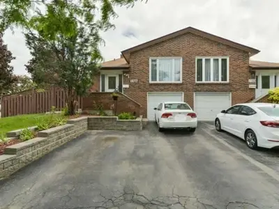 2386 Cashmere Avenue, Mississauga, ON L5B 2M6