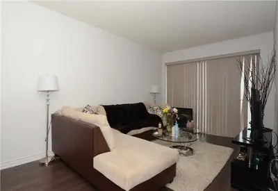 15 James Finlay Way 1031, Toronto W05, ON M3M 0B3