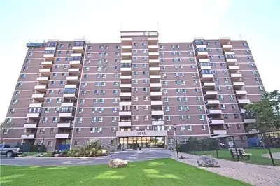 1615 Bloor Street 309, Mississauga, ON L4X 1S2
