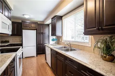 4198 Longmoor Drive #7, Burlington, ON L7L 5E3
