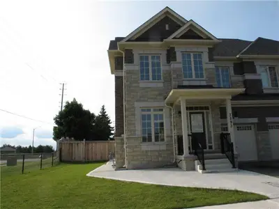 3893 Arvona Place, Mississauga, ON L5M 0Y5