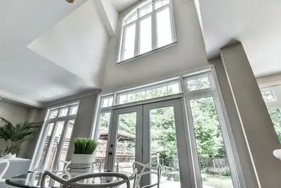 2071 Markle Drive, Oakville, ON L6H 3N6