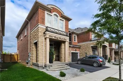 3067 Eberly Woods Drive, Oakville, ON L6M 0T5
