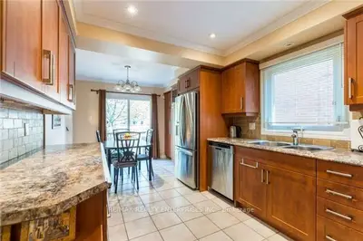 6133 Duford Drive, Mississauga, ON L5V 1A6