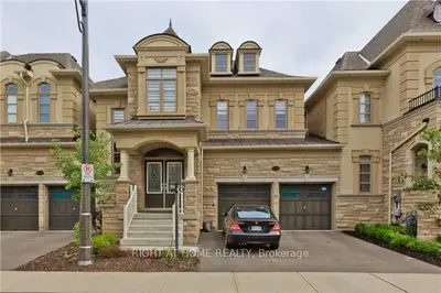 2439 Chateau Common, Oakville, On L6m 0s1