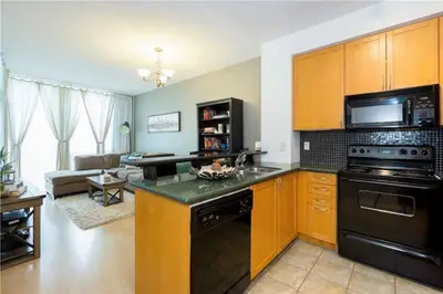 220 Burnhamthorpe Road 2305, Mississauga, ON L5B 4N4