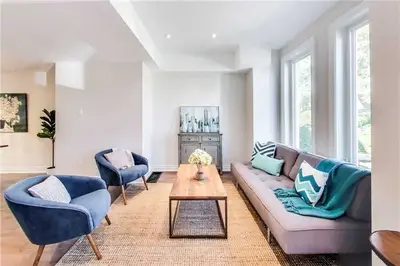 168 Sixth Street, Toronto W06, ON M8V 3A5