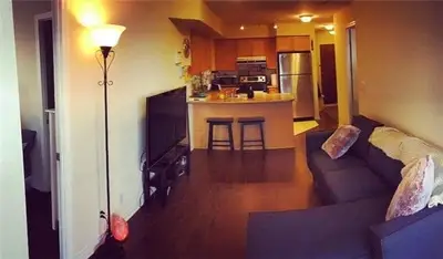 33 Elm Drive 902, Mississauga, ON L5B 4L2