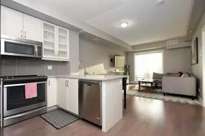 3170 Erin Mills Parkway 423, Mississauga, ON L5L 1W8