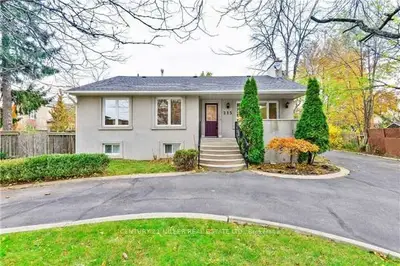 215 Rebecca Street, Oakville, On L6k 1j8