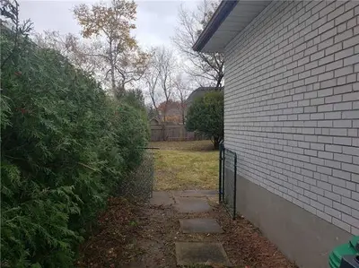 1497 Kenmuir Avenue, Mississauga, ON L5G 4B6