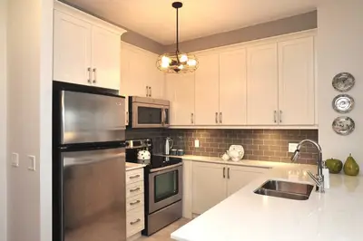 2470 Prince Michael Drive 315, Oakville, ON L6H 0G9