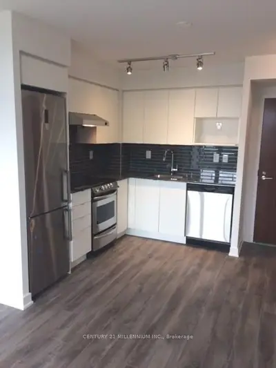 160 Flemington Road 518, Toronto W04, On M6a 0a9