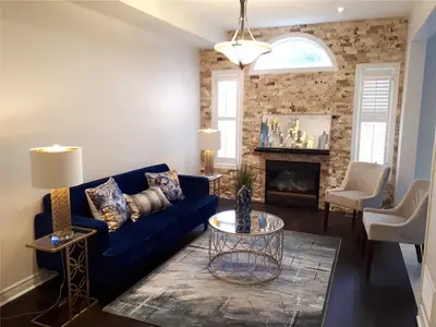 2424 East Gate Crescent, Oakville, ON L6H 7M2