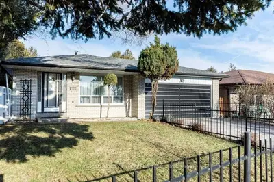 2167 Asta Drive, Mississauga, ON L5A 2T6