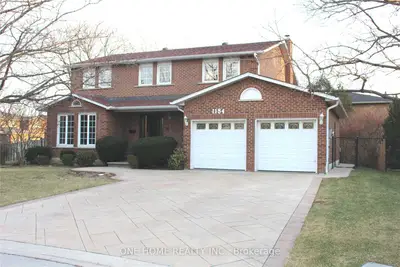 1184 Windcroft Court, Mississauga, ON L4W 3A9