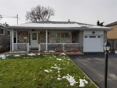 24 Aquila Court, Toronto W10, ON M9W 5J2