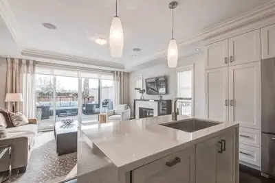 224 Rebecca Street, Oakville, ON L6K 1J9