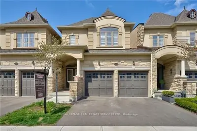2391 Chateau Common, Oakville, ON L6M 0S1