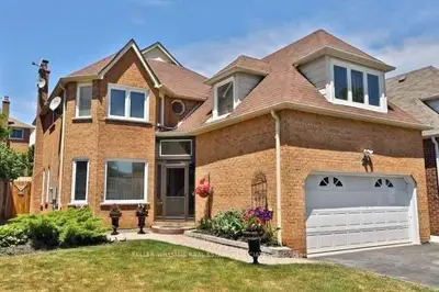 289 Laurentian Avenue, Mississauga, ON L4Z 2S2