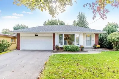 990 Homeric Drive, Mississauga, ON L4Y 2G1