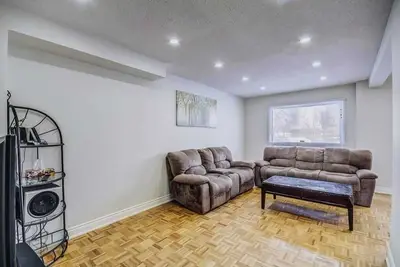7269 Sigsbee Drive, Mississauga, ON L4T 3L6