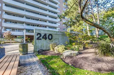 240 Scarlett Road 1212, Toronto W03, ON M6N 4X4