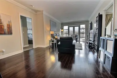 2855 Bloor Street W 408, Toronto W07, ON M8X 3A1