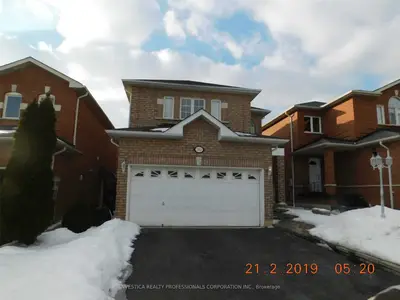 7167 Lantern Fly Hollow, Mississauga, ON L5W 1H4