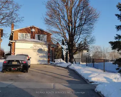 3505 Woodhurst Crescent, Mississauga, ON L5L 1N5