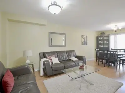 5205 Glen Erin Drive 8A, Mississauga, ON L5M 5N6