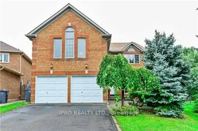 5174 Buttermill Court, Mississauga, ON L5V 1S4