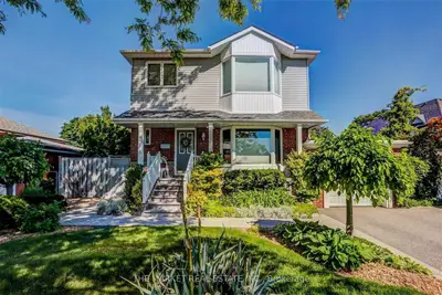 329 Rudar Road, Mississauga, ON L5A 1S4