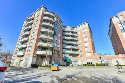4640 Kimbermount Avenue 203, Mississauga, ON L5M 5W6
