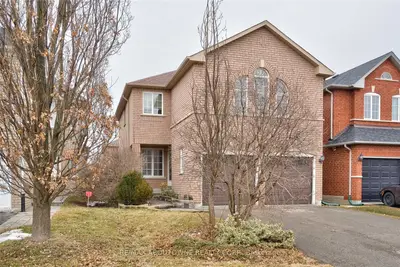 6459 Hampden Woods Road, Mississauga, ON L5N 7W1