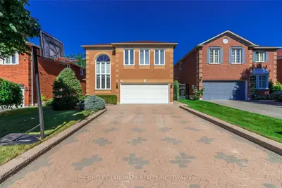 1597 Astrella Crescent, Mississauga, ON L5M 5A1