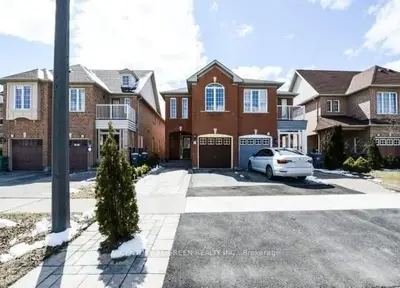 5695 Margarita Crescent, Mississauga, ON L5M 6Y7