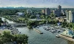 8 Ann Street 1302, Mississauga, ON L5G 3E6
