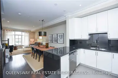 71 Elder Avenue E 70, Toronto W06, ON M8W 1S1