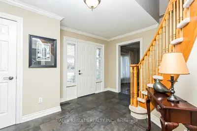 2071 Hunters Wood Drive, Burlington, On L7m 2t1