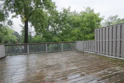 101 St Lawrence Drive, Mississauga, ON L5G 4V2