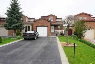 4332 Forest Fire Lane, Mississauga, ON L4W 3P4