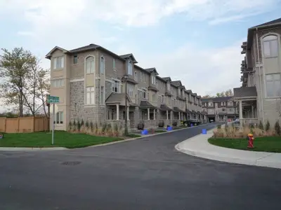 2005 Deerview Common Road, Oakville, ON L6M 0Y2